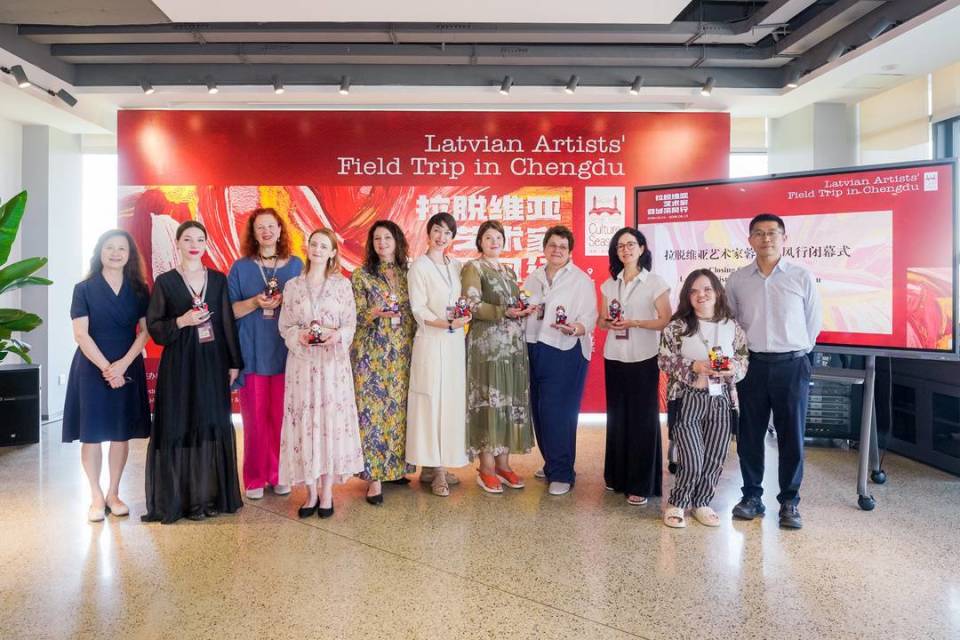 架起中拉文化交流的橋梁 拉脫維亞藝術家蓉城采風行圓滿落幕